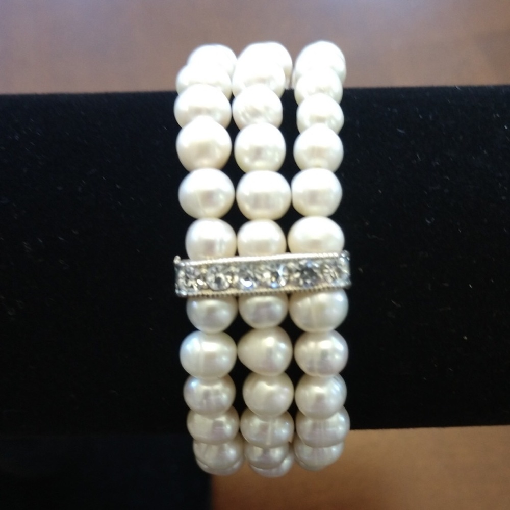 Pearl bracelet